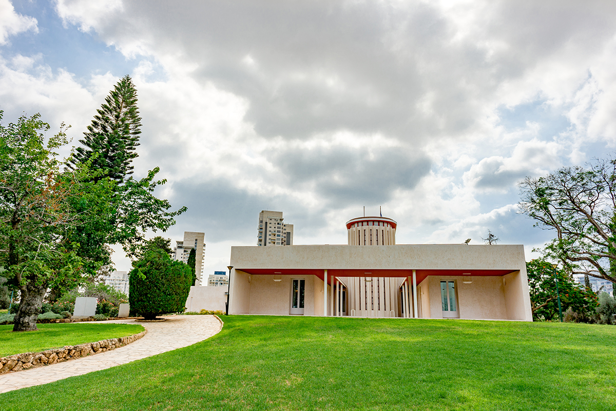 Between Patroness and Architect: Vera Weizmann’s Part in the Design of Weizmann House in Rehovot